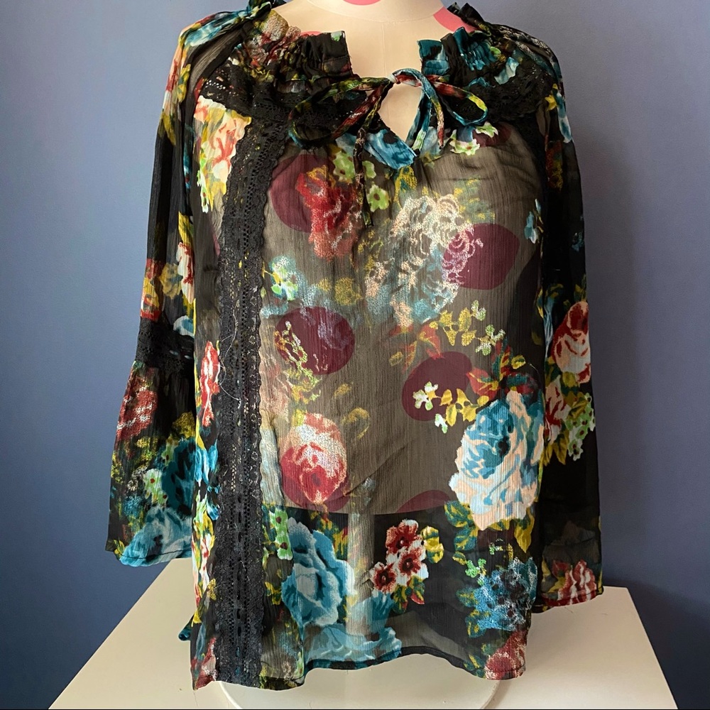 BLOUSE Sheer Floral Shift along Sleeve Blouse XS